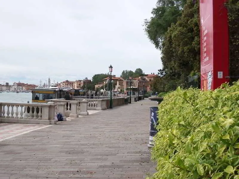 ** Отель B And B Biennale Venezia Италия
