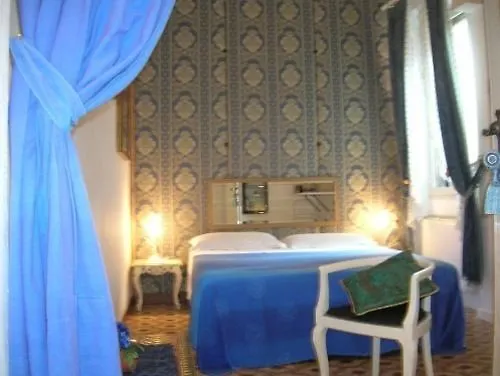 ** Hotel B And B Biennale Venezia Italy